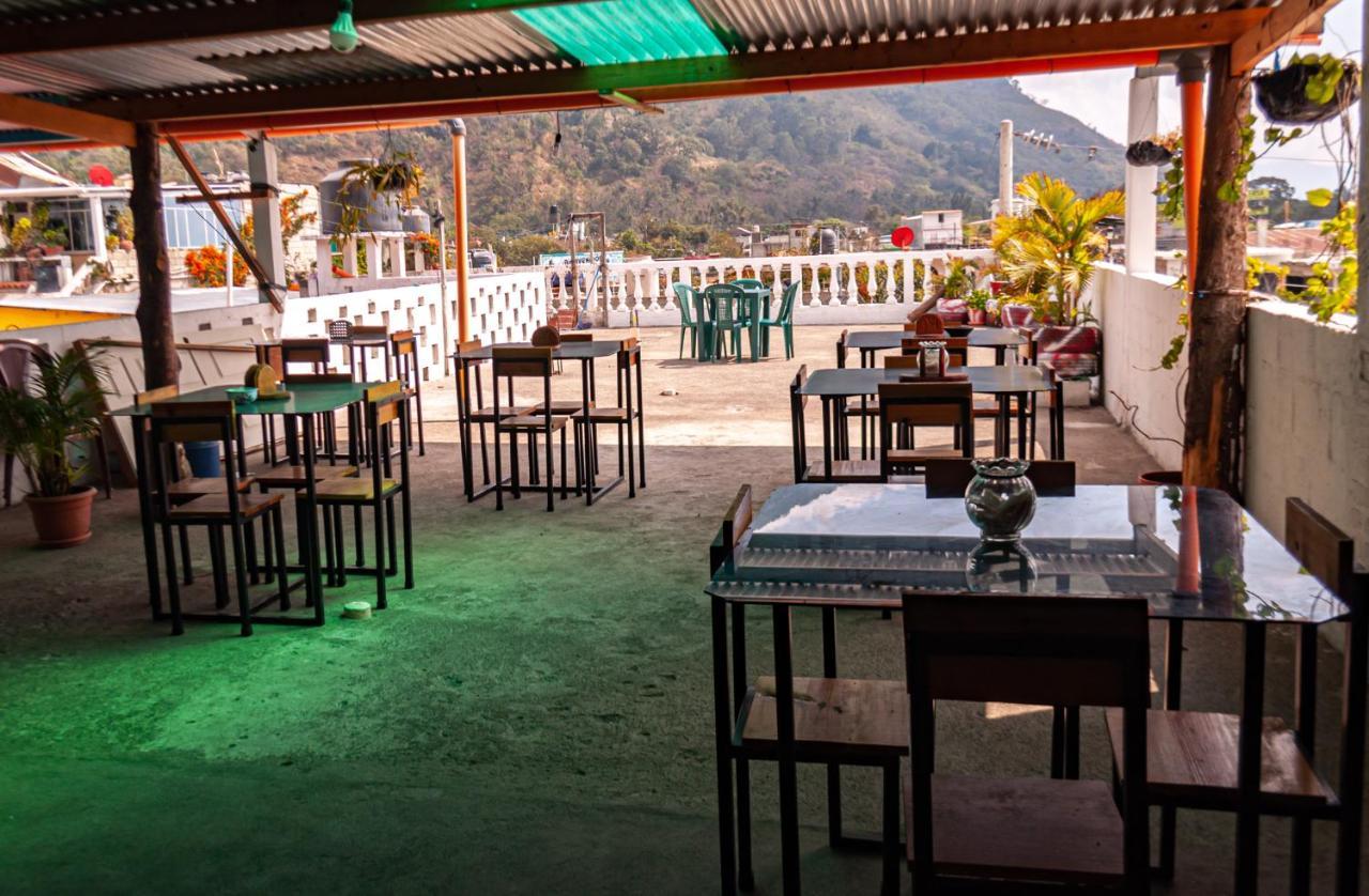 Victorias Hotel Panajachel Luaran gambar